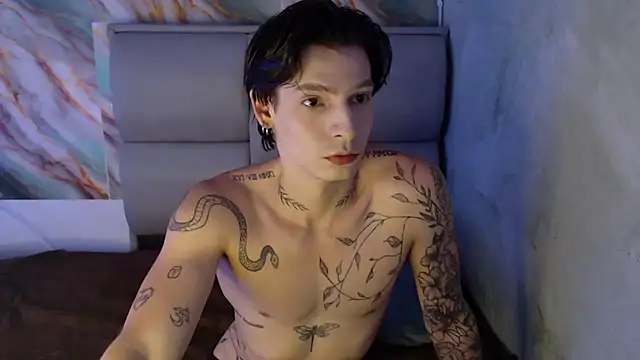 Apolo Hidalgo01 online show from September 26, 2025, 7:07 pm