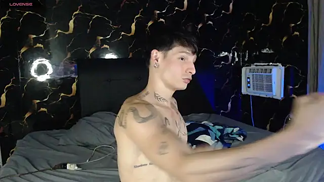 Snapshot of Apolo_Hidalgo01 chatting on May 24, 2026, 10:37 pm Apolo Hidalgo01 online show from May 24, 2026, 10:37 pm