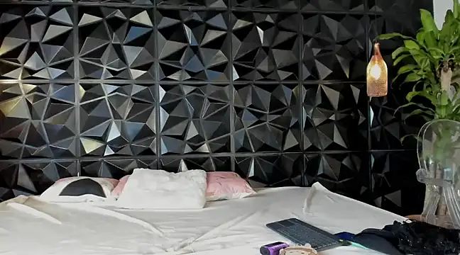 rihannagil online show from January 9, 2025, 5:22 pm