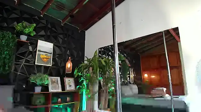 rihannagil online show from March 8, 2025, 6:16 pm