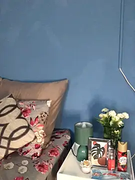 NunuBerry16 online show from December 27, 2024, 3:37 pm