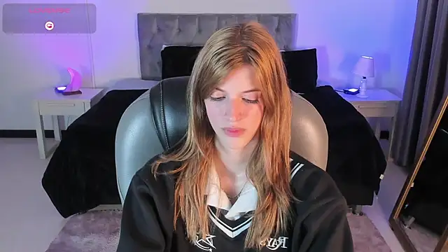 Nora Vennucci online show from March 1, 2025, 7:48 pm