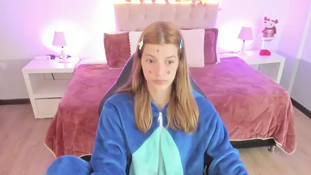 Nora Vennucci online show from December 16, 2025, 12:32 pm