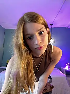 Nora Vennucci online show from April 11, 2026, 10:03 pm