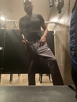 prettyrichie online show from November 4, 2025, 9:58 pm