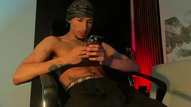 rafael stone online show from March 8, 2025, 8:33 am