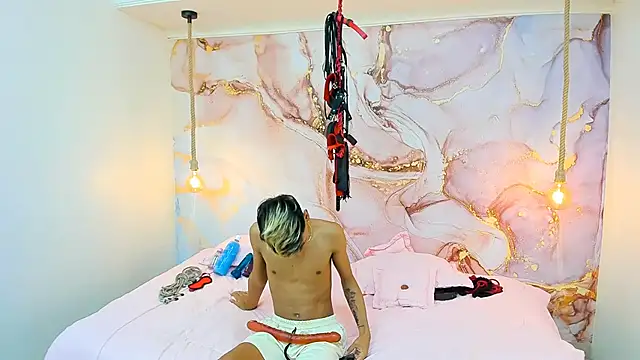 StrawwBoys online show from December 27, 2024, 2:01 pm