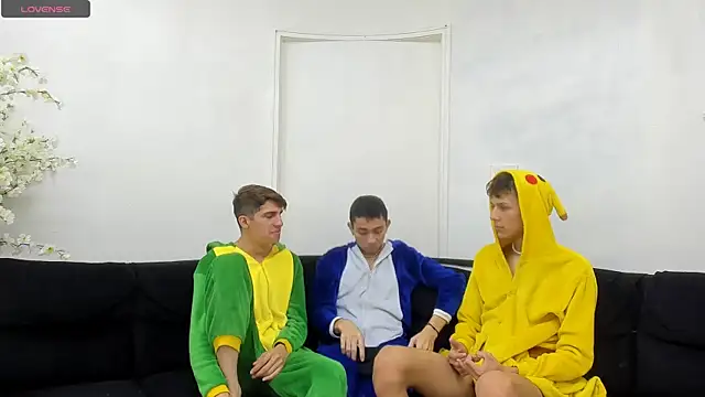 StrawwBoys online show from September 20, 2025, 11:22 am