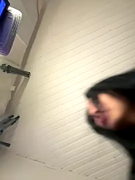 Anily Lovely online show from September 19, 2025, 1:29 am