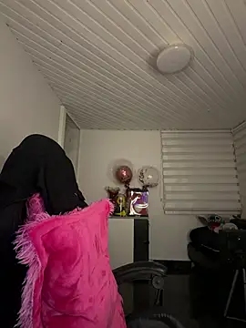 Anily Lovely online show from April 22, 2026, 11:50 pm