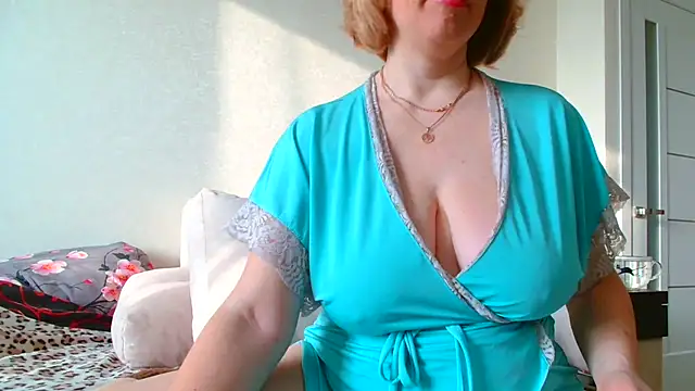 Snapshot of Brionia chatting on February 27, 2025, 6:18 am Brionia online show from February 27, 2025, 6:18 am