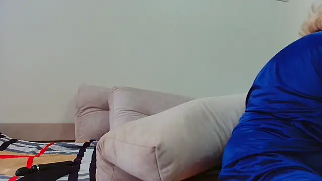 Snapshot of Brionia chatting on March 6, 2025, 6:41 am Brionia online show from March 6, 2025, 6:41 am