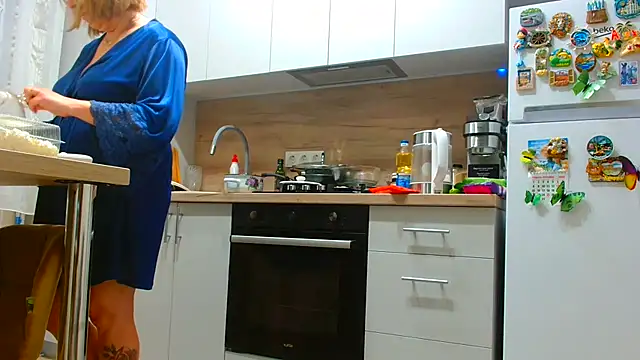 Snapshot of Brionia chatting on December 17, 2025, 11:44 pm Brionia online show from December 17, 2025, 11:44 pm