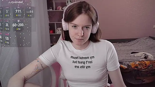 CassieJuice69 online show from November 21, 2025, 6:39 pm