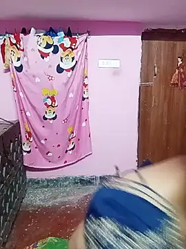 Snapshot of Cute-Simmi chatting on December 5, 2024, 2:11 pm Cute-Simmi online show from December 5, 2024, 2:11 pm