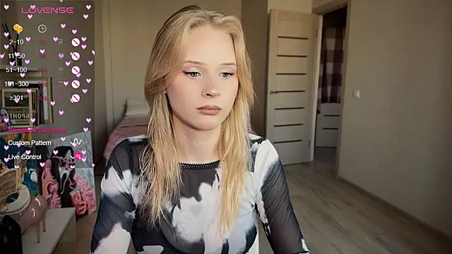 lisa barbie online show from September 21, 2025, 2:08 pm