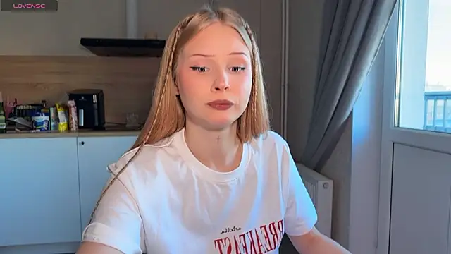 lisa barbie online show from March 22, 2026, 3:37 pm