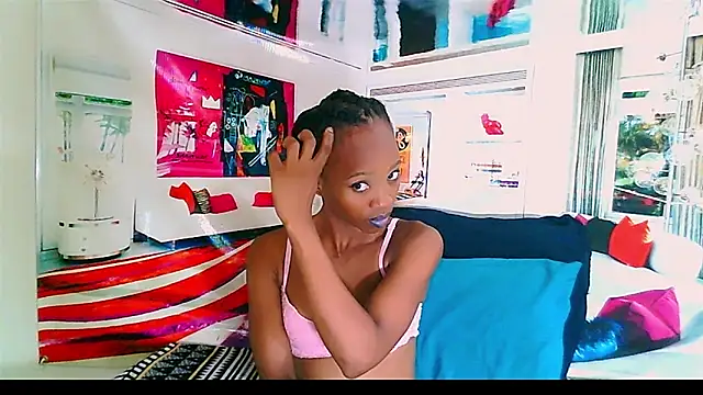 EbonyCreamy69 online show from December 18, 2024, 6:57 pm