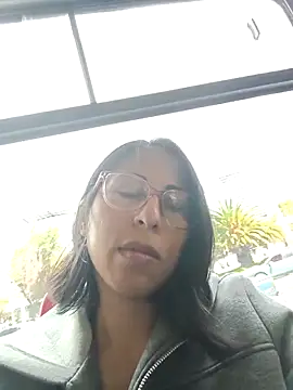 Snapshot of MirandaSingle chatting on June 1, 2026, 3:25 pm MirandaSingle online show from June 1, 2026, 3:25 pm