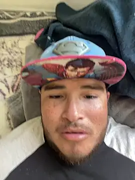 Snapshot of gallisky75 chatting on March 4, 2026, 9:43 pm gallisky75 online show from March 4, 2026, 9:43 pm