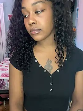 ebonycatlisaaaalime online show from April 17, 2026, 4:43 pm