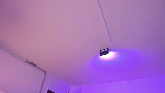 Amy Kiitty  online show from November 29, 2025, 1:36 pm