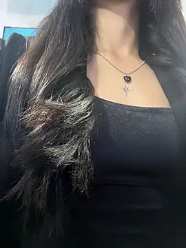 Amy Kiitty  online show from June 4, 2026, 1:28 pm