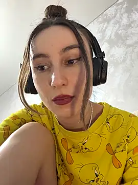 viviandaimond1 online show from October 26, 2025, 5:08 pm