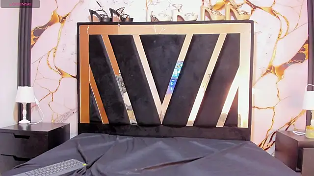 KarinaSimonz online show from January 7, 2026, 8:00 pm