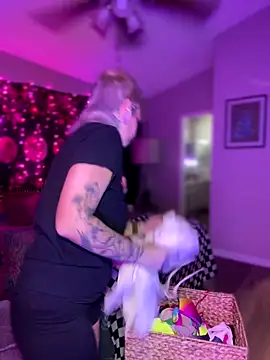 GoldieBakeman online show from November 14, 2025, 5:22 pm