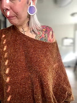 GoldieBakeman online show from December 15, 2025, 5:17 pm