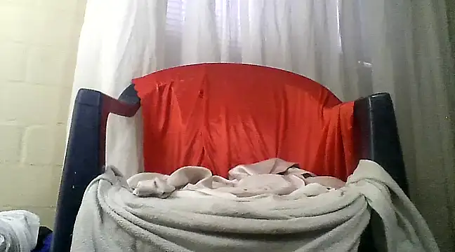 Snapshot of straichathot_08 chatting on February 17, 2025, 10:36 pm straichathot 08 online show from February 17, 2025, 10:36 pm