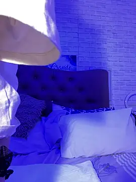 Snapshot of _Chartlotte chatting on December 23, 2024, 7:49 am  Chartlotte online show from December 23, 2024, 7:49 am