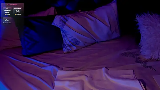 Snapshot of _Chartlotte chatting on January 11, 2025, 11:24 pm  Chartlotte online show from January 11, 2025, 11:24 pm