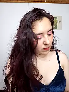 Emi chik online show from February 7, 2025, 3:45 am