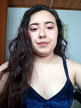 Emi chik online show from October 29, 2025, 11:34 am