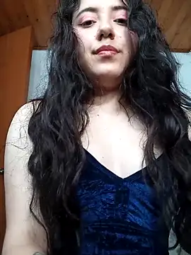 Emi chik online show from December 17, 2025, 9:48 am