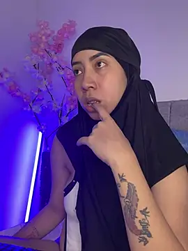 Sweet hot mia online show from May 12, 2026, 1:30 pm