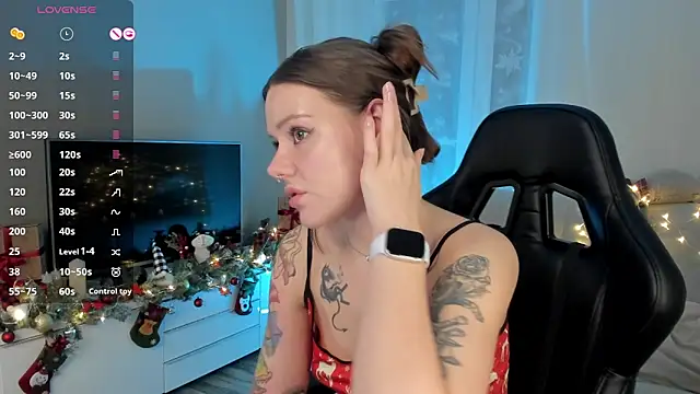 Snapshot of Marta_May_ chatting on December 15, 2024, 7:42 pm Marta May online show from December 15, 2024, 7:42 pm