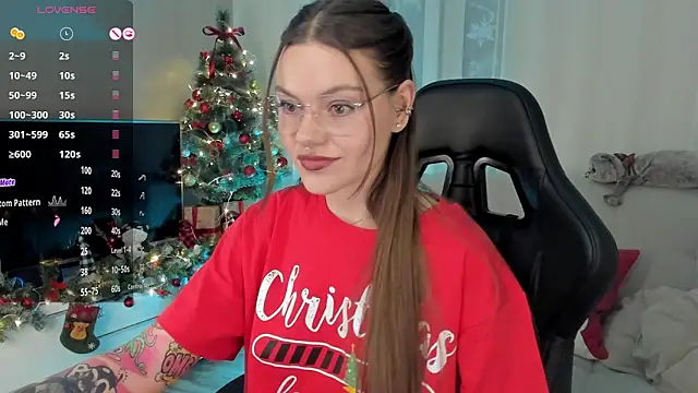 Snapshot of Marta_May_ chatting on December 18, 2024, 5:00 pm Marta May online show from December 18, 2024, 5:00 pm