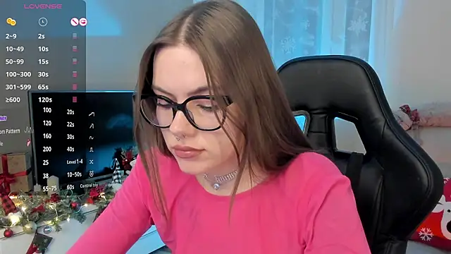 Snapshot of Marta_May_ chatting on January 11, 2025, 7:16 pm Marta May online show from January 11, 2025, 7:16 pm