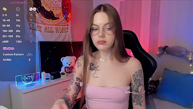 Snapshot of Marta_May_ chatting on March 6, 2025, 6:37 pm Marta May online show from March 6, 2025, 6:37 pm