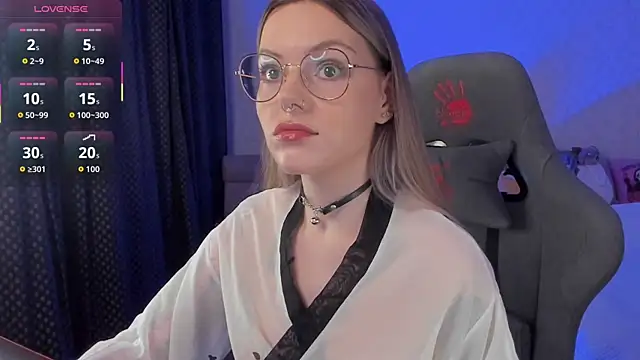 Marta May  online show from November 9, 2025, 9:40 am