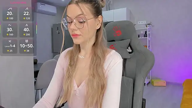 Marta May  online show from April 15, 2026, 10:55 am