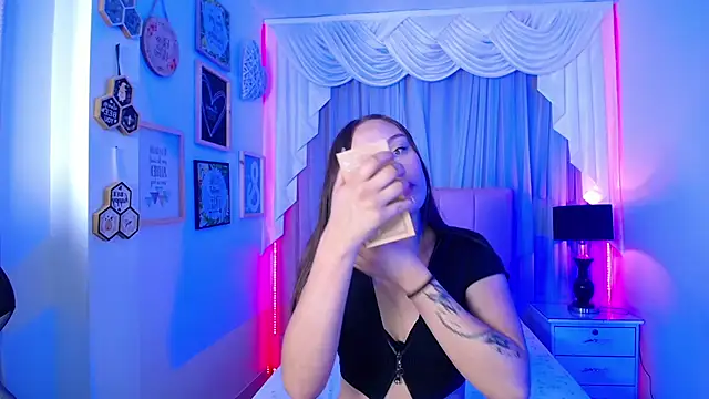 Ivyy Crystal online show from November 26, 2025, 8:43 pm