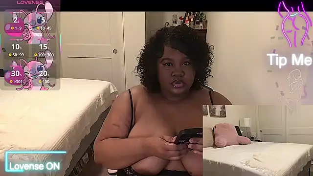 Snapshot of explosivekitty69 chatting on September 12, 2025, 3:28 am explosivekitty69 online show from September 12, 2025, 3:28 am