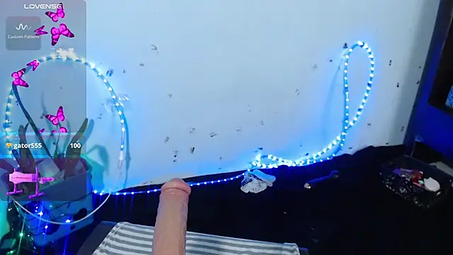 April sexycurvi online show from March 18, 2025, 7:19 am