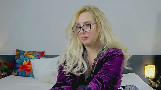 MariaRichi  online show from February 27, 2025, 4:10 pm