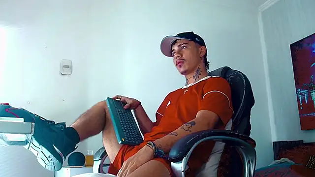 HannibalLester online show from March 18, 2025, 2:04 am