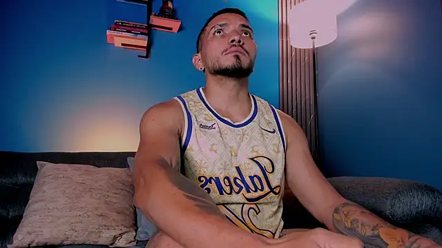 maximusclark1 online show from October 27, 2025, 1:09 am